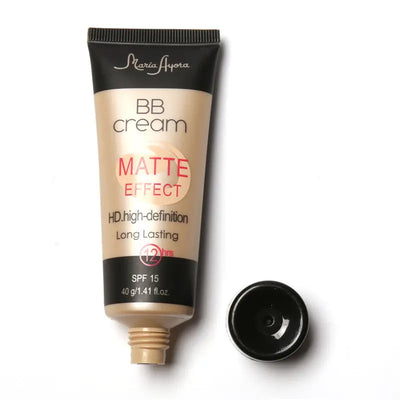 BB cream concealer moisturizing and light Maria Ayora