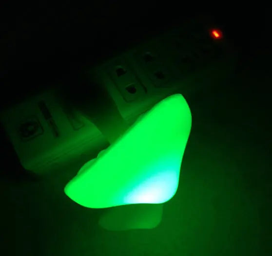 GlowShroom LED Night Light – Sensor-Activated Mushroom Lamp for Cozy Home Ambience Trendarium
