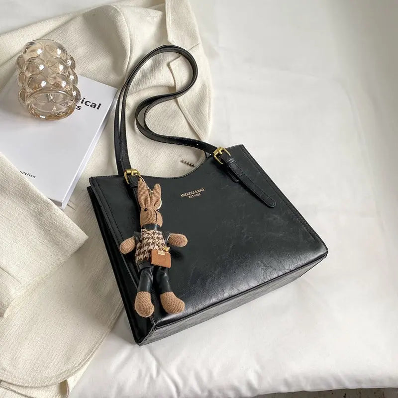 Classic Luxe Retro Shoulder Bag Trendarium