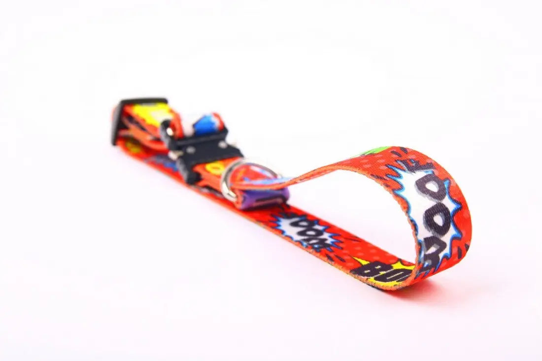 Collar With A Metal Buckle - Red Graffiti